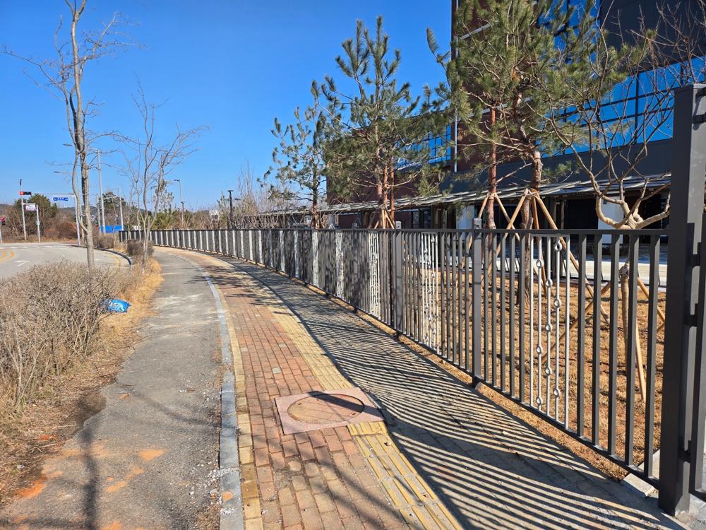 디자인 펜스 · 보행로 경계
